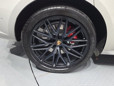 صورة 6 لـ 2023 Porsche MACAN