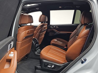 2024 BMW X7 缩略图 18