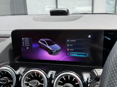 2025 Mercedes-BENZ GLA — миниатюра 30