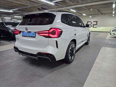 BMW IX3 - 4