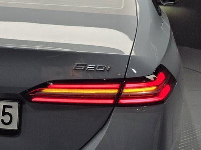 صورة 10 لـ 2024 BMW 5 SERIES