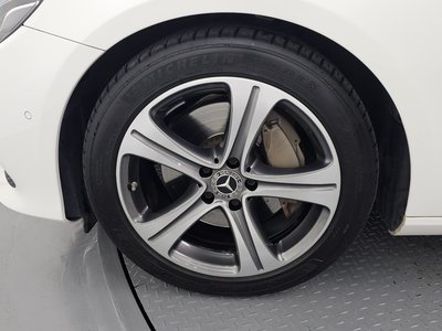 MERCEDES-BENZ E-CLASS - 6