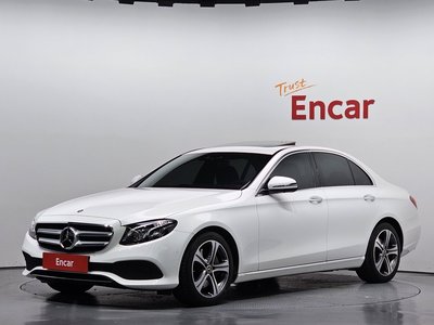 MERCEDES-BENZ E-CLASS - 1