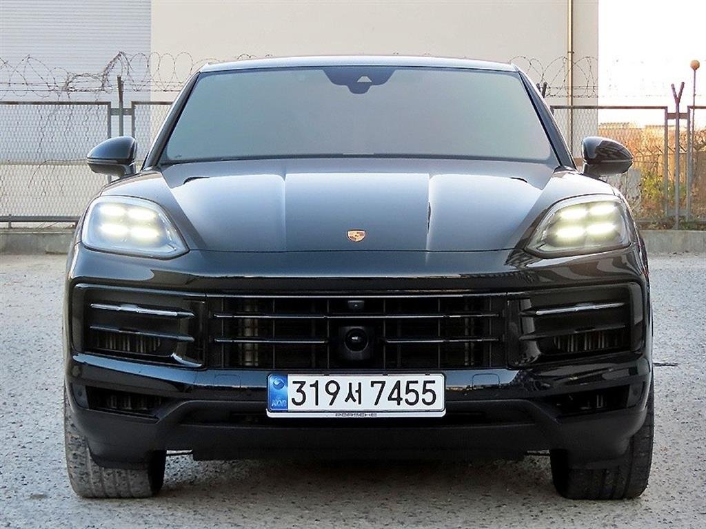 PORSCHE CAYENNE - View 1