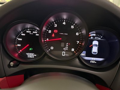 2021 Porsche MACAN — миниатюра 13
