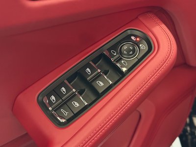2021 Porsche MACAN — миниатюра 17