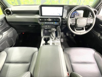 2025 Toyota LAND CRUISER 250 photo 2