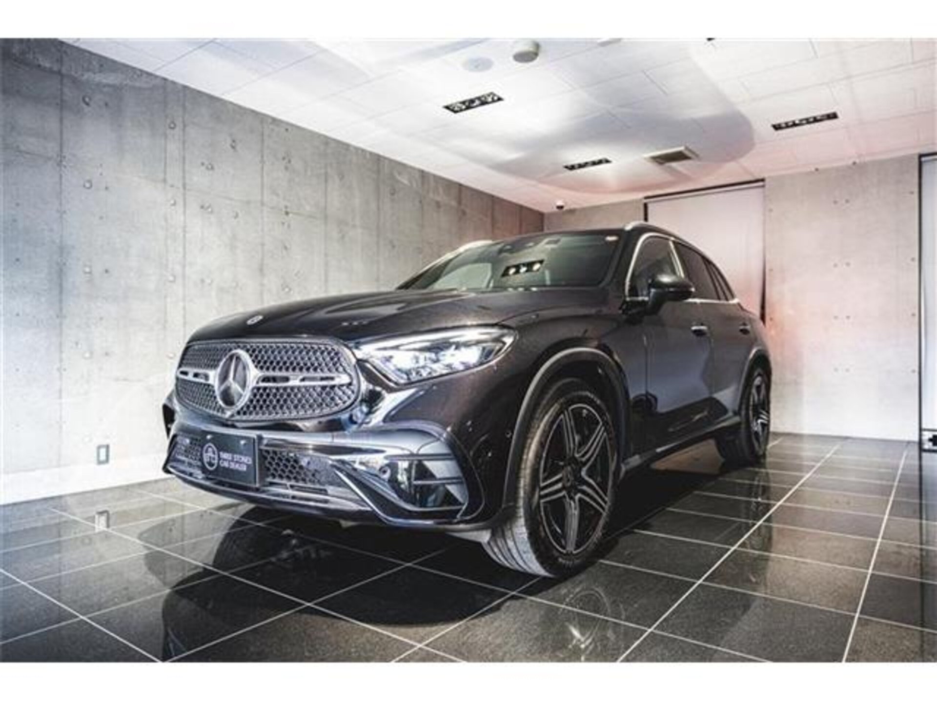 MERCEDES-BENZ GLC - View 1