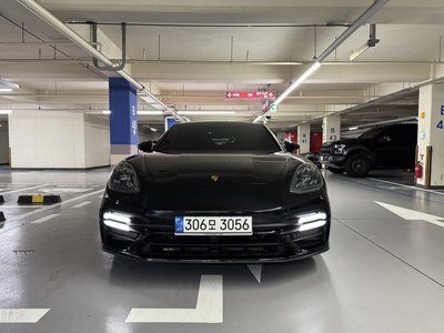 PORSCHE PANAMERA - 1