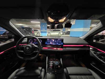 2025 BMW 5 SERIES 照片 5