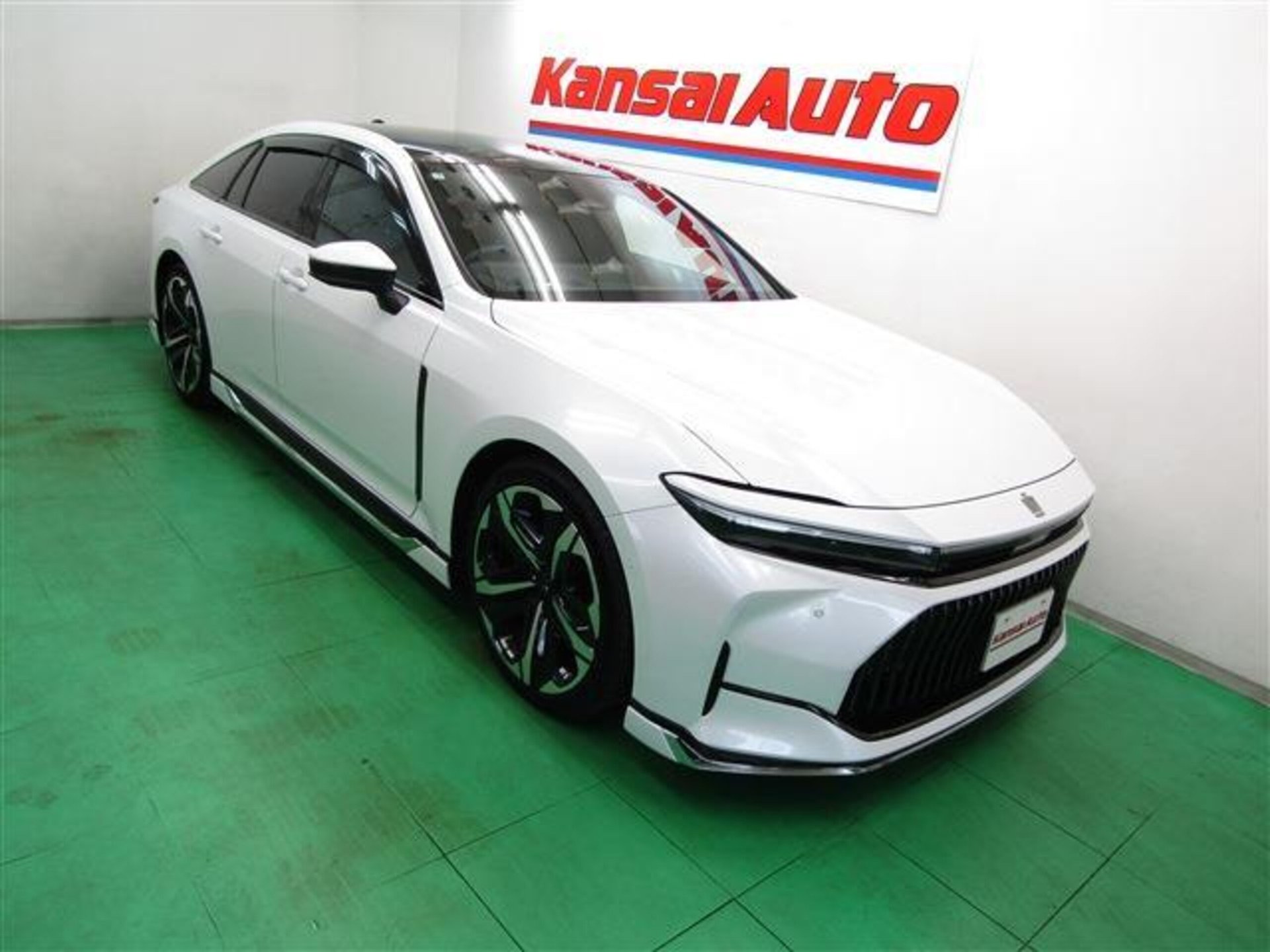 TOYOTA CROWN - View 1