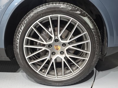 PORSCHE CAYENNE - 8