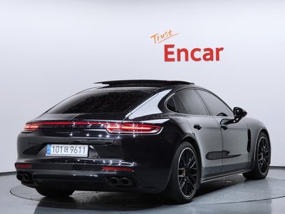 PORSCHE PANAMERA - 3