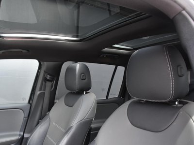 2022 Mercedes-BENZ GLB — миниатюра 12