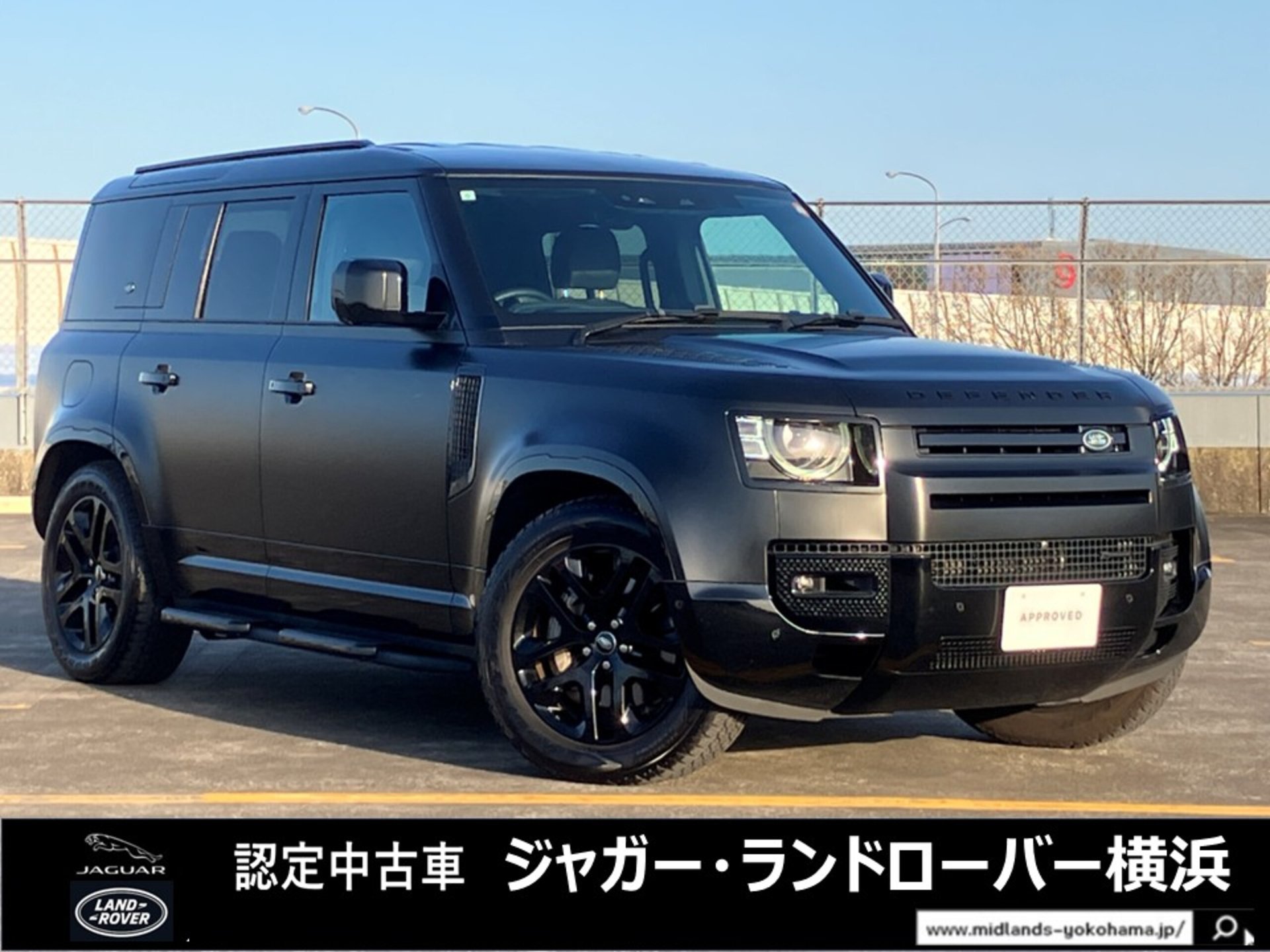 LAND ROVER DEFENDER - View 1