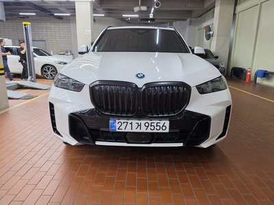 2025 BMW X5 photo 2