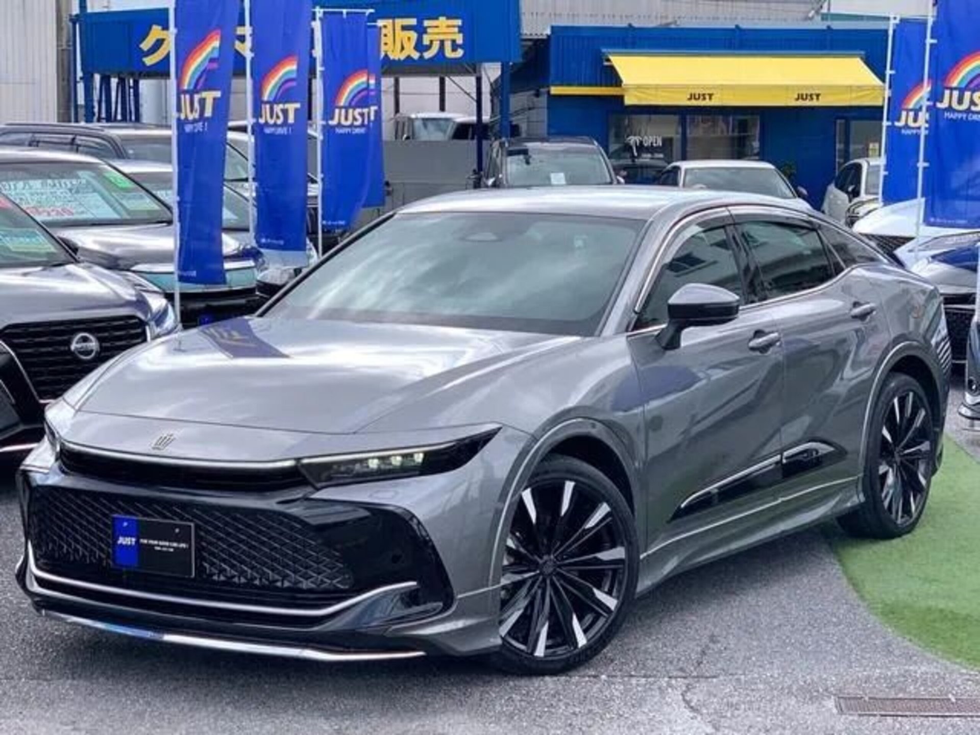 TOYOTA CROWN CROSSOVER - View 1