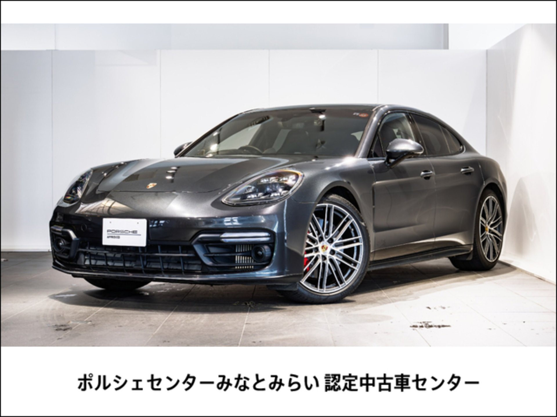 PORSCHE PANAMERA - View 1