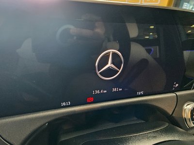 MERCEDES-BENZ E-CLASS - 7