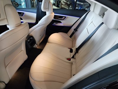 MERCEDES-BENZ E-CLASS - 9