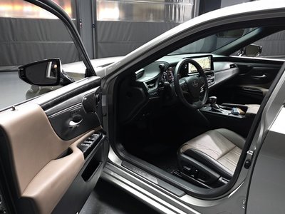 LEXUS ES - 10