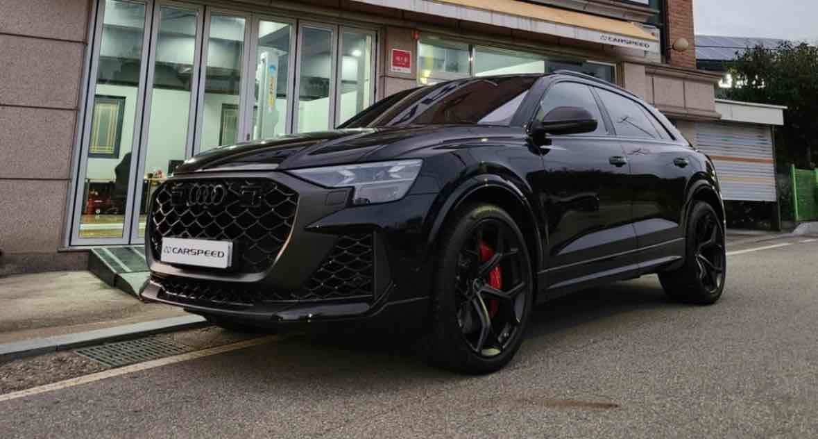 AUDI RSQ8 - View 1