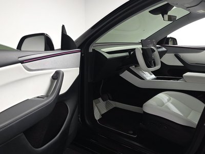 2025 Tesla MODEL Y thumbnail 13