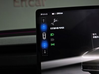 2025 Tesla MODEL Y thumbnail 12