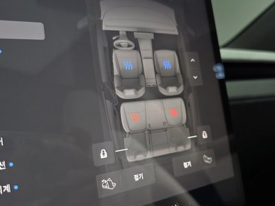 2025 Tesla MODEL Y thumbnail 24