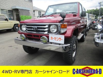 TOYOTA LAND CRUISER 70 - 1