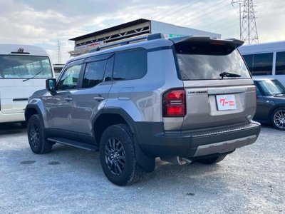 TOYOTA LAND CRUISER 250 - 7