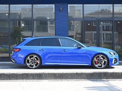 صورة 2 لـ 2021 AUDI RS4 AVANT