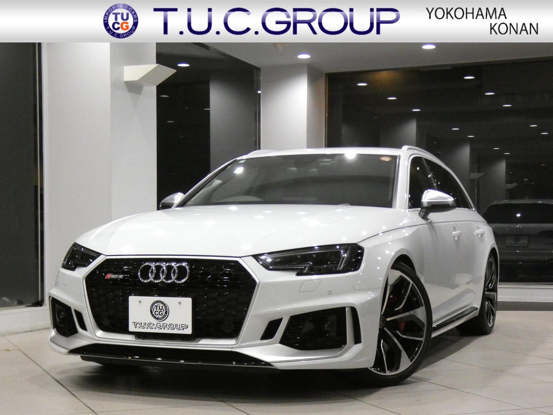 AUDI RS4 AVANT - View 1