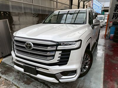 TOYOTA LAND CRUISER 300 - 1