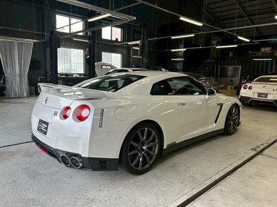 NISSAN GT-R - 4
