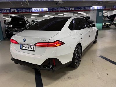 2024 BMW 5 SERIES photo 2