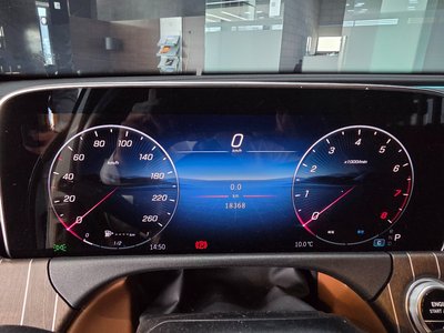 MERCEDES-BENZ E-CLASS - 8