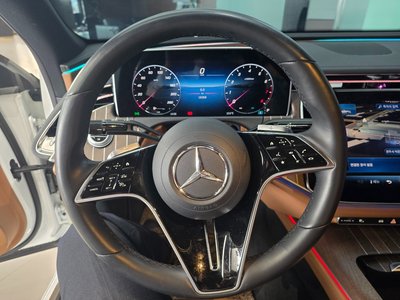 MERCEDES-BENZ E-CLASS - 9