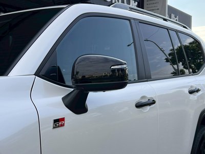 صورة 9 لـ 2023 Toyota LAND CRUISER 300
