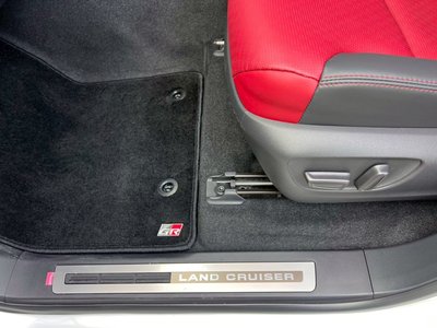 صورة مصغرة 37 لـ 2023 Toyota LAND CRUISER 300