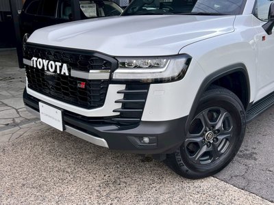 صورة 6 لـ 2023 Toyota LAND CRUISER 300