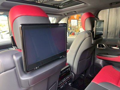 صورة مصغرة 45 لـ 2023 Toyota LAND CRUISER 300