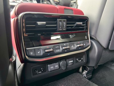 صورة مصغرة 48 لـ 2023 Toyota LAND CRUISER 300