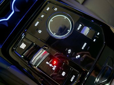 صورة 9 لـ 2025 BMW 5 SERIES
