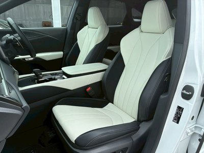 صورة مصغرة 63 لـ 2025 Lexus RX