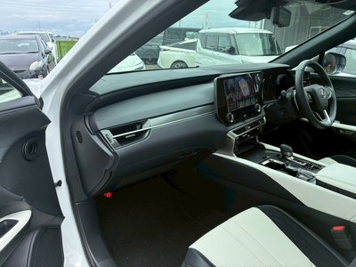 صورة مصغرة 39 لـ 2025 Lexus RX