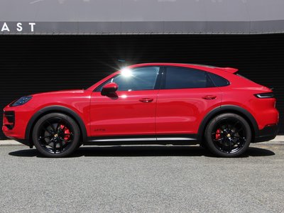 صورة 2 لـ 2024 Porsche CAYENNE