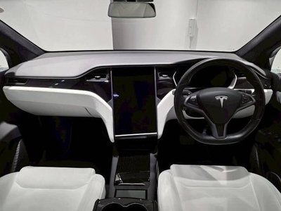 صورة 2 لـ 2020 Tesla MODEL X