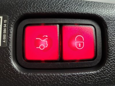 MERCEDES-BENZ E-CLASS - 10