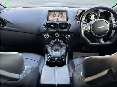 ASTON MARTIN VANTAGE - 10